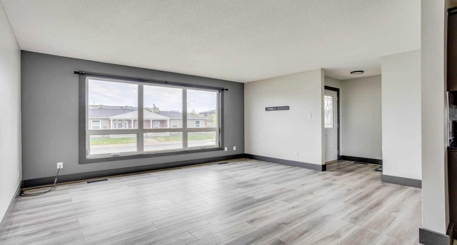 108 Caldwell Crescent, Fort McMurray, Alberta T9K1G2, 5 Bedrooms Bedrooms, ,2 BathroomsBathrooms,Residential,For Sale,Caldwell,A2315627