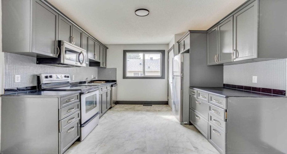 108 Caldwell Crescent, Fort McMurray, Alberta T9K1G2, 5 Bedrooms Bedrooms, ,2 BathroomsBathrooms,Residential,For Sale,Caldwell,A2315627