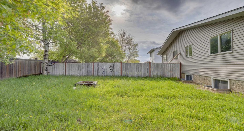 108 Caldwell Crescent, Fort McMurray, Alberta T9K1G2, 5 Bedrooms Bedrooms, ,2 BathroomsBathrooms,Residential,For Sale,Caldwell,A2315627