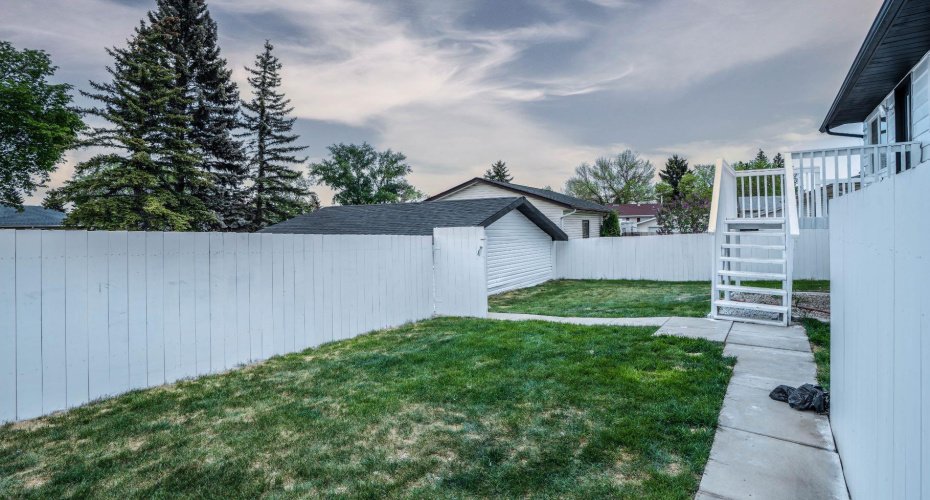 172 Pinewind Road, Calgary, Alberta T1y2g9, 5 Bedrooms Bedrooms, ,3 BathroomsBathrooms,Residential,For Sale,Pinewind,A2316074