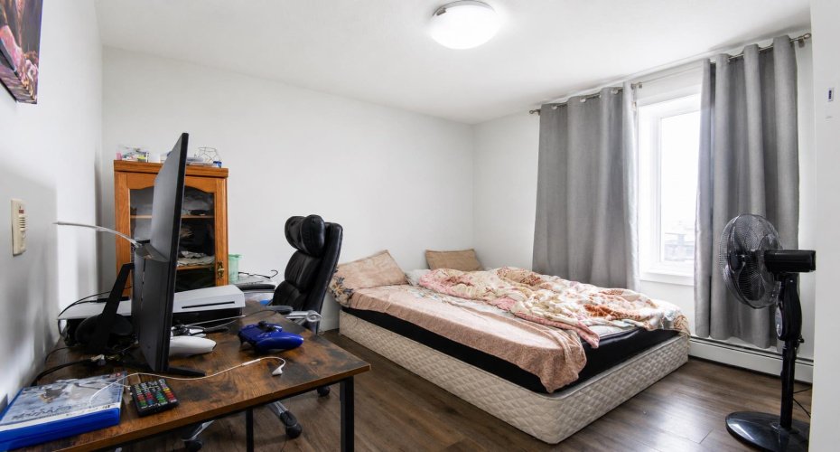 6118 80 Avenue, Calgary, Alberta T3J 0S6, 3 Bedrooms Bedrooms, ,2 BathroomsBathrooms,Residential,For Sale,80,A2317506