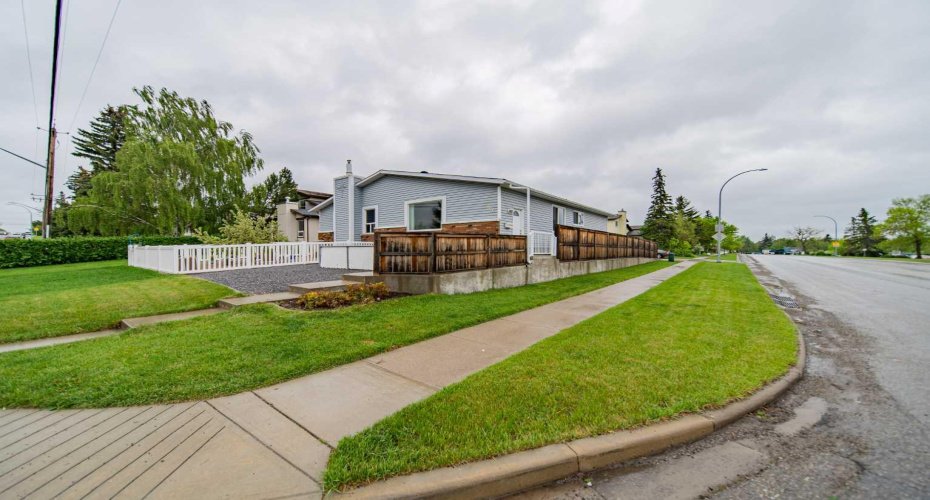 5119 30 Avenue, Calgary, Alberta T3E 6R2, 3 Bedrooms Bedrooms, ,2 BathroomsBathrooms,Residential,For Sale,30,A2317742