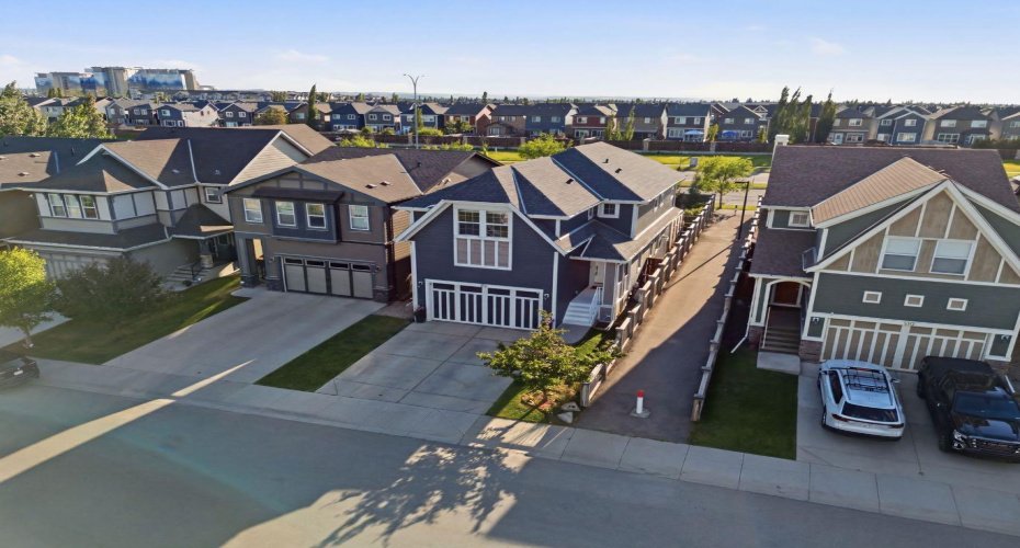 198 Mahogany Passage, Calgary, Alberta T3M 2J7, 4 Bedrooms Bedrooms, ,3 BathroomsBathrooms,Residential,For Sale,Mahogany,A2324628