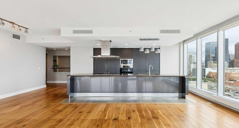433 11 Avenue, Calgary, Alberta T2G 0C7, 2 Bedrooms Bedrooms, ,2 BathroomsBathrooms,Residential,For Sale,11,A2324652