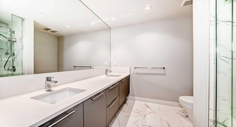530 3 Street, Calgary, Alberta T2G2L8, 2 Bedrooms Bedrooms, ,2 BathroomsBathrooms,Residential,For Sale,3,A2324655