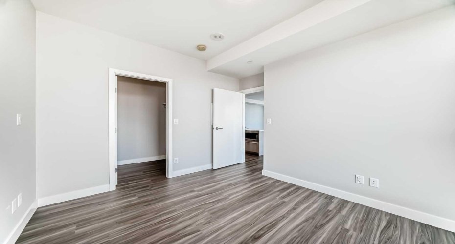 530 3 Street, Calgary, Alberta T2G2L8, 2 Bedrooms Bedrooms, ,2 BathroomsBathrooms,Residential,For Sale,3,A2324655
