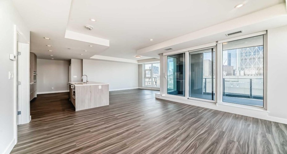 530 3 Street, Calgary, Alberta T2G2L8, 2 Bedrooms Bedrooms, ,2 BathroomsBathrooms,Residential,For Sale,3,A2324655