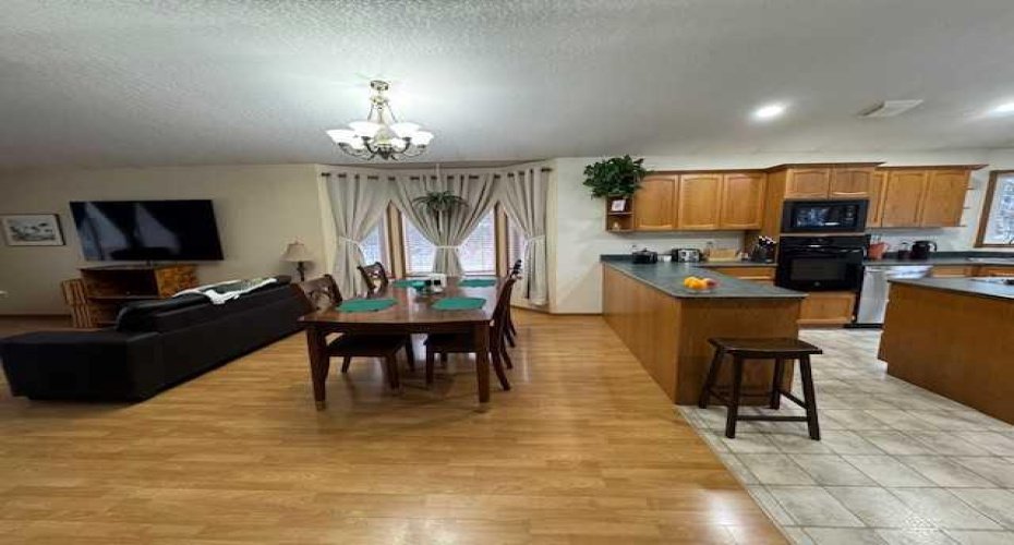6336 15 Avenue, Edson, Alberta T7E 1S3, 5 Bedrooms Bedrooms, ,3 BathroomsBathrooms,Residential,For Sale,15,A2324735