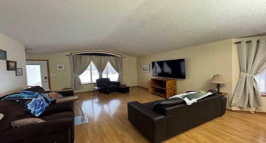 6336 15 Avenue, Edson, Alberta T7E 1S3, 5 Bedrooms Bedrooms, ,3 BathroomsBathrooms,Residential,For Sale,15,A2324735