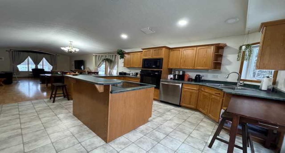 6336 15 Avenue, Edson, Alberta T7E 1S3, 5 Bedrooms Bedrooms, ,3 BathroomsBathrooms,Residential,For Sale,15,A2324735