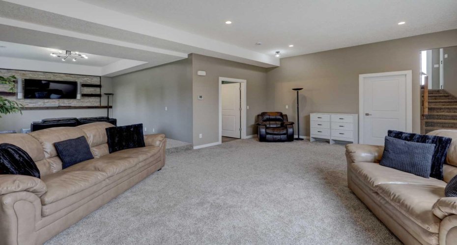 705 West Highland Link, Carstairs, Alberta T0M0N0, 3 Bedrooms Bedrooms, ,3 BathroomsBathrooms,Residential,For Sale,West Highland,A2324784