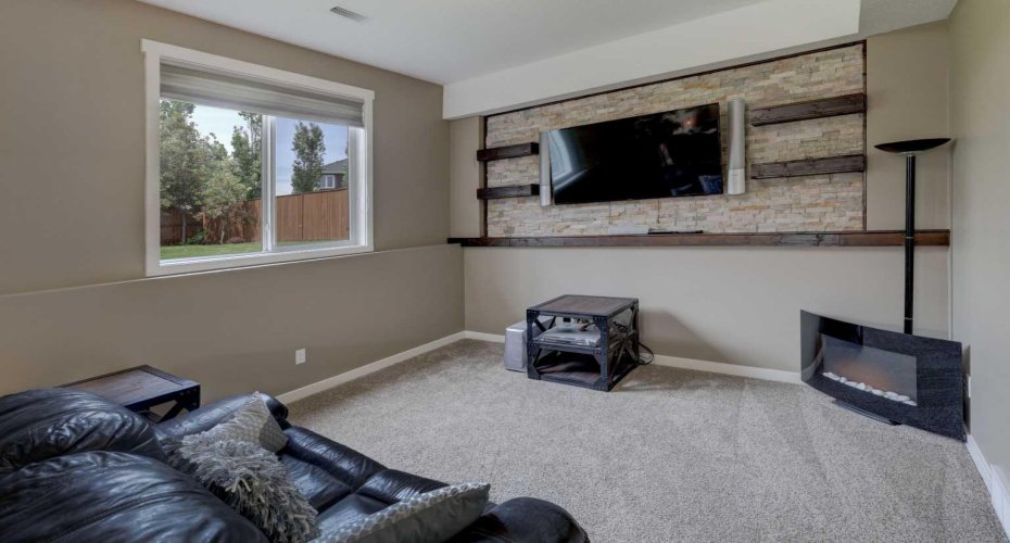 705 West Highland Link, Carstairs, Alberta T0M0N0, 3 Bedrooms Bedrooms, ,3 BathroomsBathrooms,Residential,For Sale,West Highland,A2324784