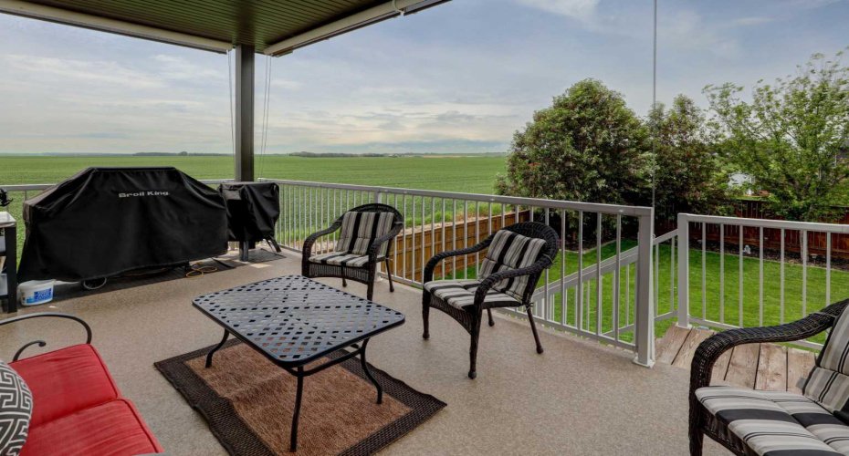 705 West Highland Link, Carstairs, Alberta T0M0N0, 3 Bedrooms Bedrooms, ,3 BathroomsBathrooms,Residential,For Sale,West Highland,A2324784