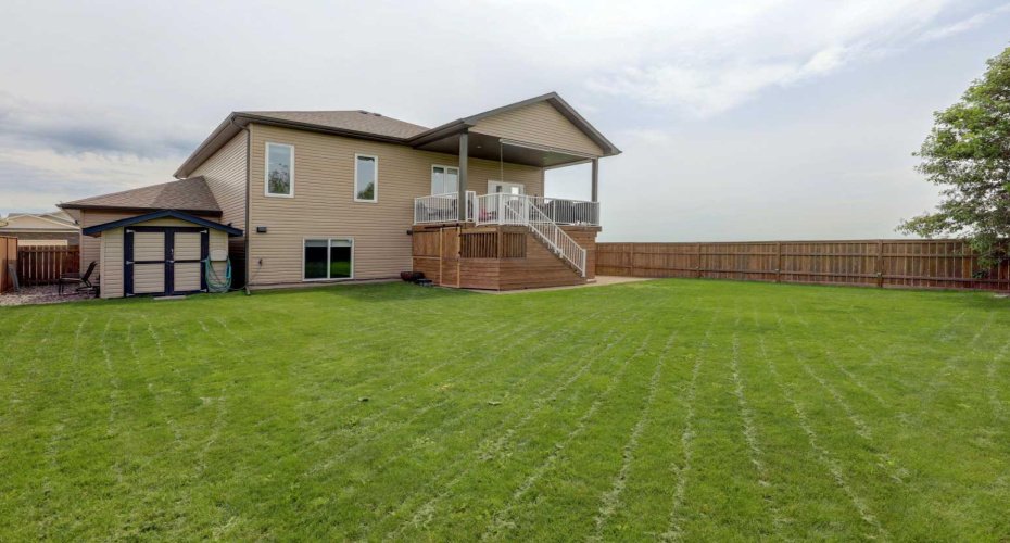 705 West Highland Link, Carstairs, Alberta T0M0N0, 3 Bedrooms Bedrooms, ,3 BathroomsBathrooms,Residential,For Sale,West Highland,A2324784