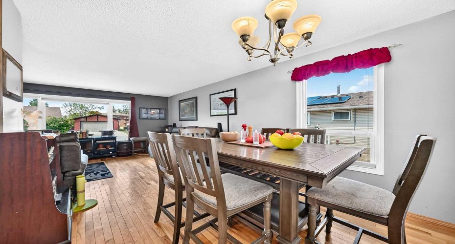 325 Flett Drive, Airdrie, Alberta T4B 1N1, 3 Bedrooms Bedrooms, ,3 BathroomsBathrooms,Residential,For Sale,Flett,A2324796
