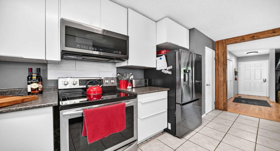 325 Flett Drive, Airdrie, Alberta T4B 1N1, 3 Bedrooms Bedrooms, ,3 BathroomsBathrooms,Residential,For Sale,Flett,A2324796