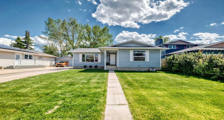 325 Flett Drive, Airdrie, Alberta T4B 1N1, 3 Bedrooms Bedrooms, ,3 BathroomsBathrooms,Residential,For Sale,Flett,A2324796