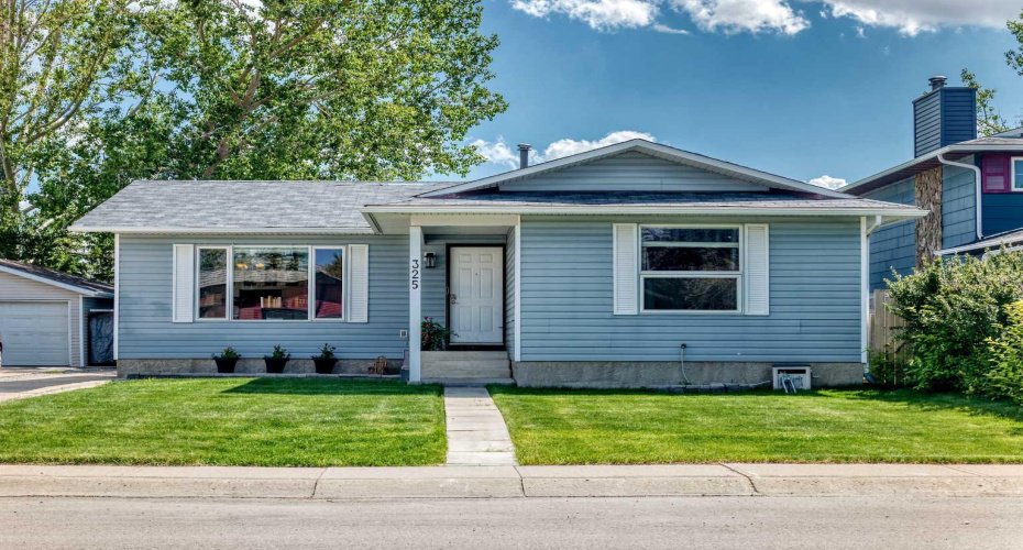 325 Flett Drive, Airdrie, Alberta T4B 1N1, 3 Bedrooms Bedrooms, ,3 BathroomsBathrooms,Residential,For Sale,Flett,A2324796