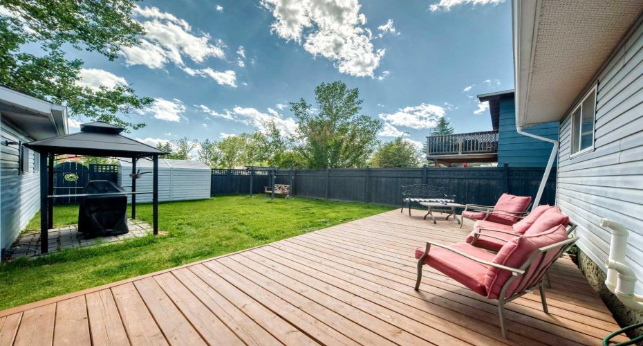 325 Flett Drive, Airdrie, Alberta T4B 1N1, 3 Bedrooms Bedrooms, ,3 BathroomsBathrooms,Residential,For Sale,Flett,A2324796