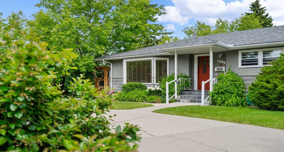 1908 Green Ridge Road, Calgary, Alberta T3E 4B1, 4 Bedrooms Bedrooms, ,2 BathroomsBathrooms,Residential,For Sale,Green Ridge,A2324821