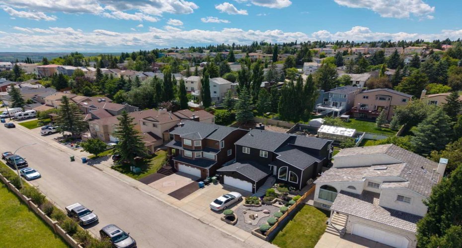 41 Sidon Crescent, Calgary, Alberta T3H2B5, 4 Bedrooms Bedrooms, ,4 BathroomsBathrooms,Residential,For Sale,Sidon,A2324838