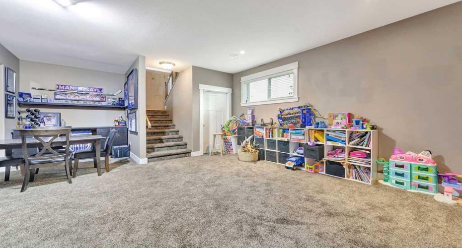 5945 18 Street, Lloydminster, Alberta T9V 3P4, 4 Bedrooms Bedrooms, ,3 BathroomsBathrooms,Residential,For Sale,18,A2324850