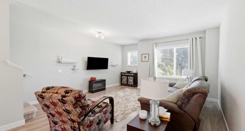 300 Marina Drive, Chestermere, Alberta T1X 0P6, 2 Bedrooms Bedrooms, ,2 BathroomsBathrooms,Residential,For Sale,Marina,A2324862