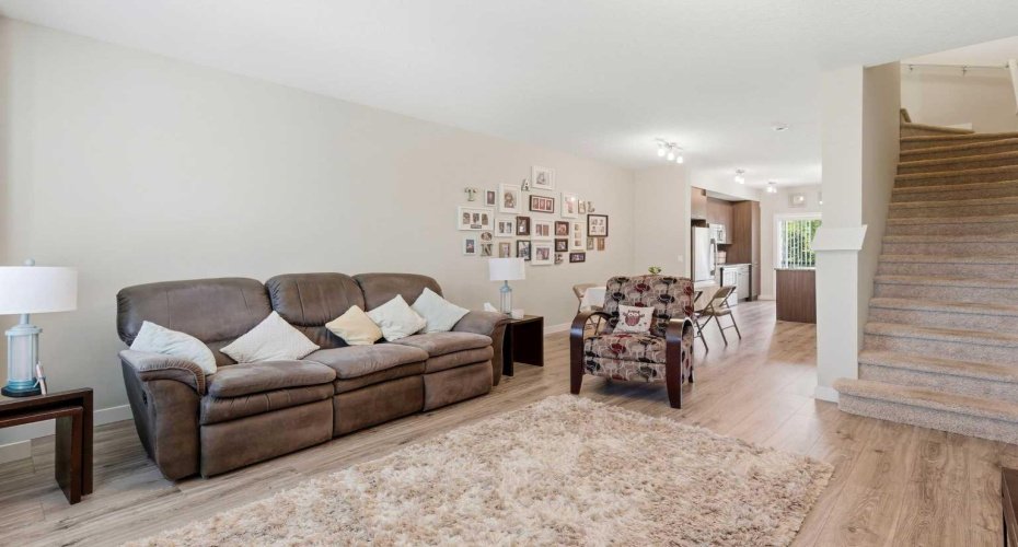 300 Marina Drive, Chestermere, Alberta T1X 0P6, 2 Bedrooms Bedrooms, ,2 BathroomsBathrooms,Residential,For Sale,Marina,A2324862