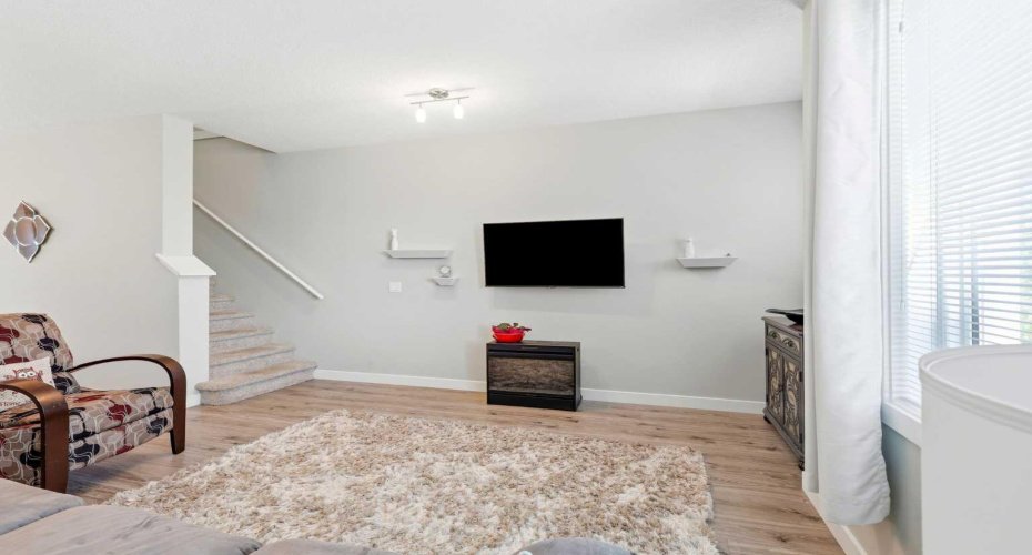 300 Marina Drive, Chestermere, Alberta T1X 0P6, 2 Bedrooms Bedrooms, ,2 BathroomsBathrooms,Residential,For Sale,Marina,A2324862