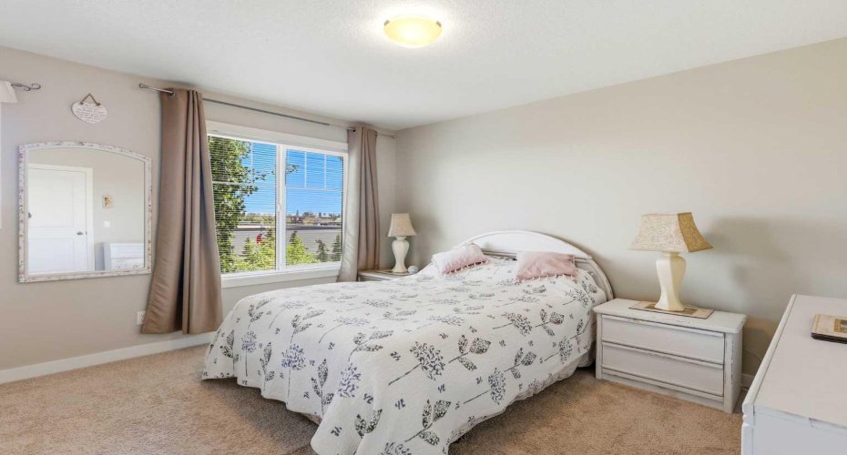 300 Marina Drive, Chestermere, Alberta T1X 0P6, 2 Bedrooms Bedrooms, ,2 BathroomsBathrooms,Residential,For Sale,Marina,A2324862