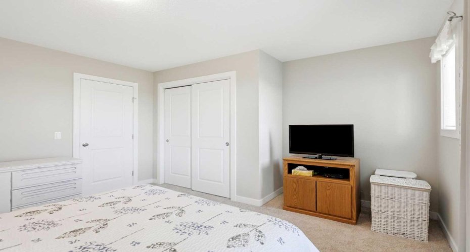 300 Marina Drive, Chestermere, Alberta T1X 0P6, 2 Bedrooms Bedrooms, ,2 BathroomsBathrooms,Residential,For Sale,Marina,A2324862