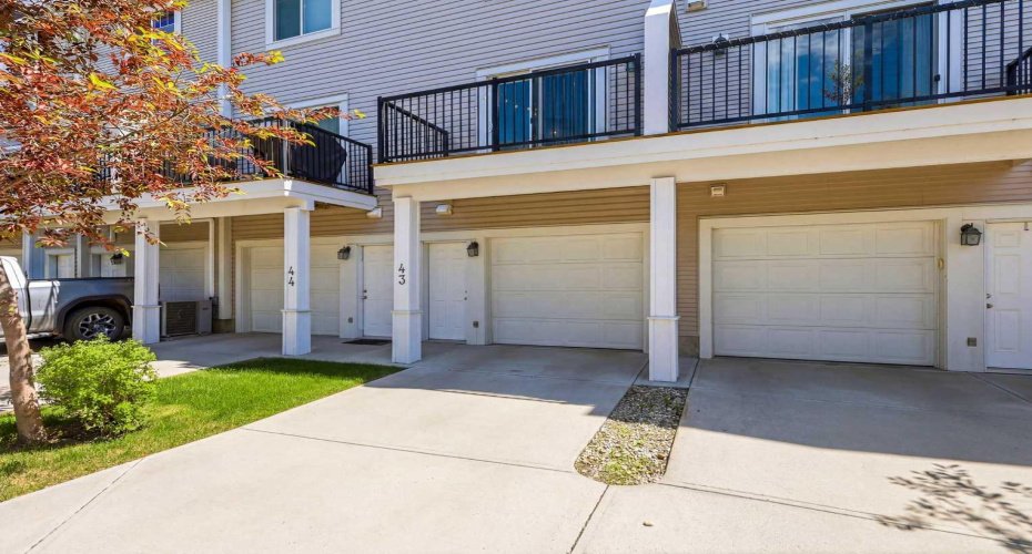 300 Marina Drive, Chestermere, Alberta T1X 0P6, 2 Bedrooms Bedrooms, ,2 BathroomsBathrooms,Residential,For Sale,Marina,A2324862