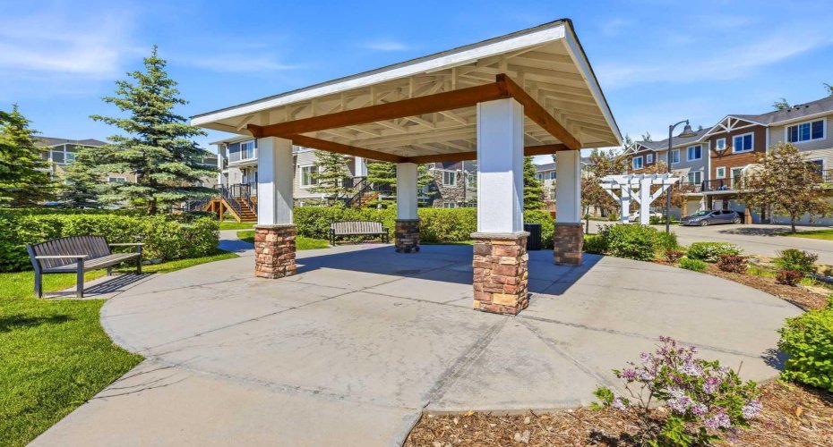 300 Marina Drive, Chestermere, Alberta T1X 0P6, 2 Bedrooms Bedrooms, ,2 BathroomsBathrooms,Residential,For Sale,Marina,A2324862