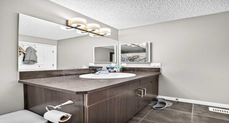 4016 New Brighton Grove, Calgary, Alberta T2Z 1G4, 3 Bedrooms Bedrooms, ,3 BathroomsBathrooms,Residential,For Sale,New Brighton,A2324880