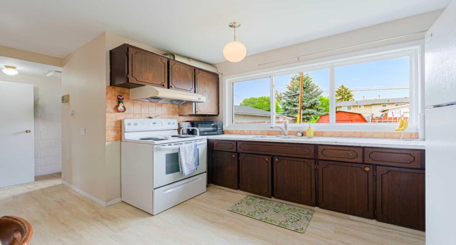 5412 14 Avenue, Calgary, Alberta T2A 0L3, 2 Bedrooms Bedrooms, ,2 BathroomsBathrooms,Residential,For Sale,14,A2324889