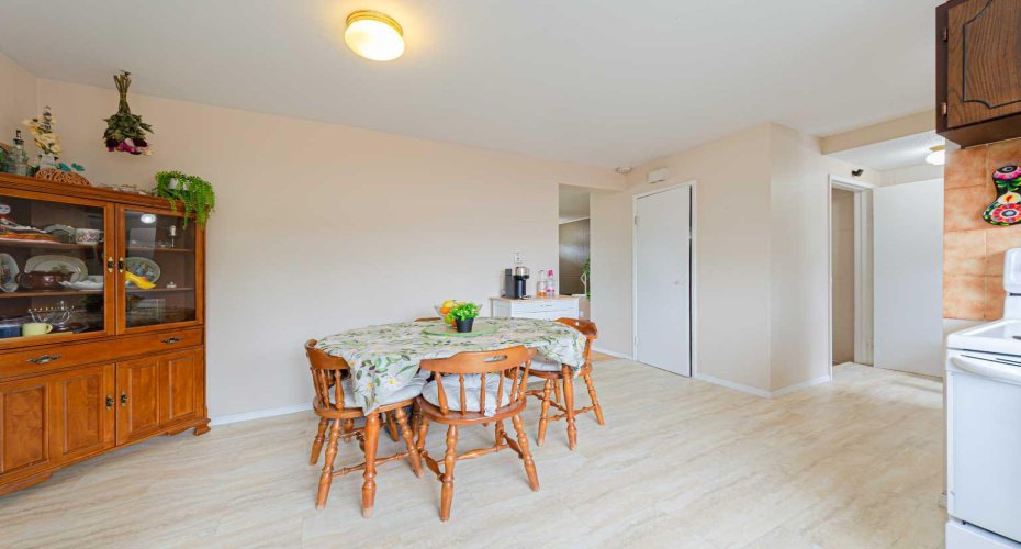 5412 14 Avenue, Calgary, Alberta T2A 0L3, 2 Bedrooms Bedrooms, ,2 BathroomsBathrooms,Residential,For Sale,14,A2324889