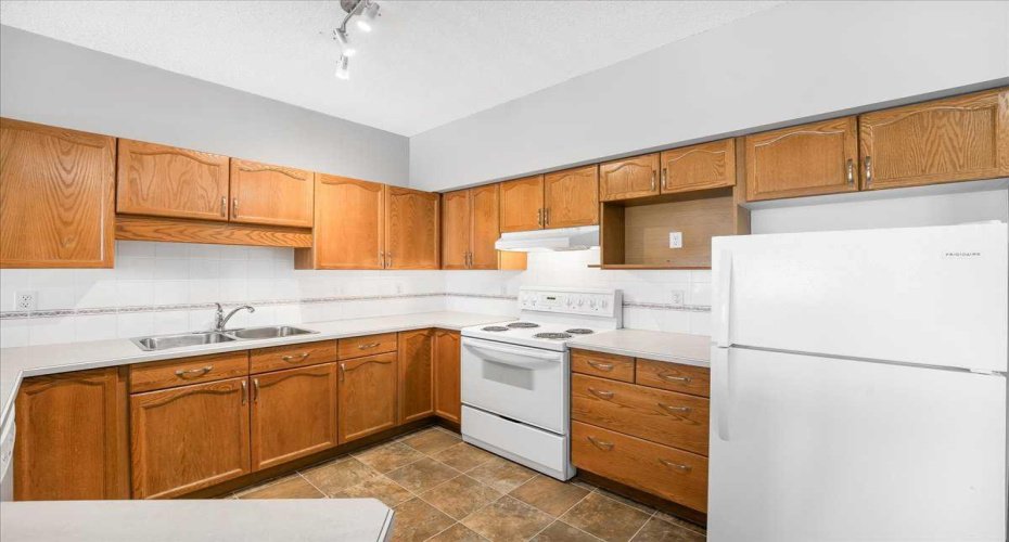 200 Lincoln Way, Calgary, Alberta T3E 7G7, 2 Bedrooms Bedrooms, ,2 BathroomsBathrooms,Residential,For Sale,Lincoln,A2324902