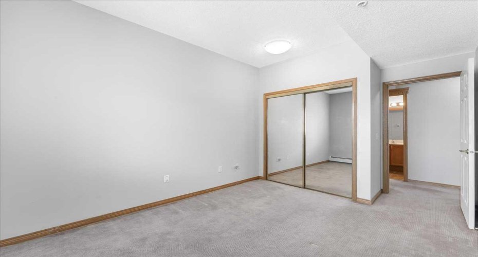 200 Lincoln Way, Calgary, Alberta T3E 7G7, 2 Bedrooms Bedrooms, ,2 BathroomsBathrooms,Residential,For Sale,Lincoln,A2324902