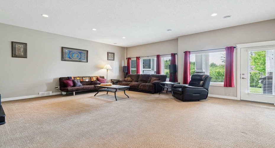 27 Ridge View Place, Cochrane, Alberta T4C0P8, 4 Bedrooms Bedrooms, ,3 BathroomsBathrooms,Residential,For Sale,Ridge View,A2323070