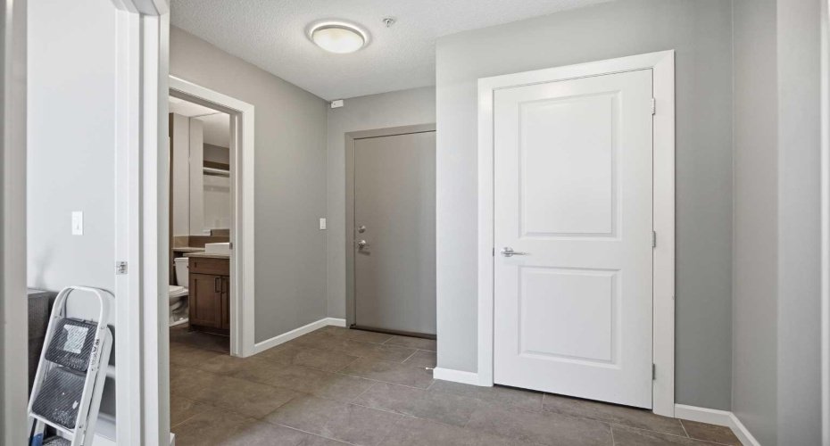 211 13 Avenue, Calgary, Alberta T2G 1E1, 2 Bedrooms Bedrooms, ,2 BathroomsBathrooms,Residential,For Sale,13,A2324815