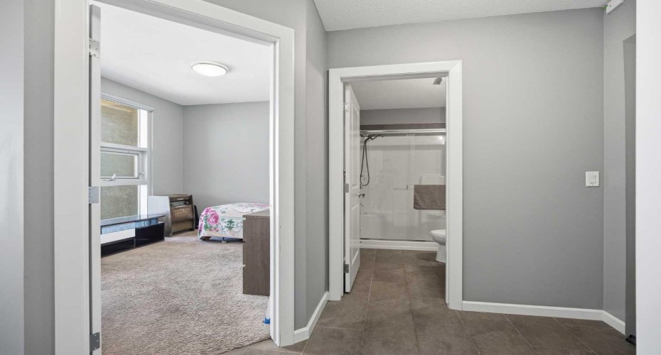 211 13 Avenue, Calgary, Alberta T2G 1E1, 2 Bedrooms Bedrooms, ,2 BathroomsBathrooms,Residential,For Sale,13,A2324815