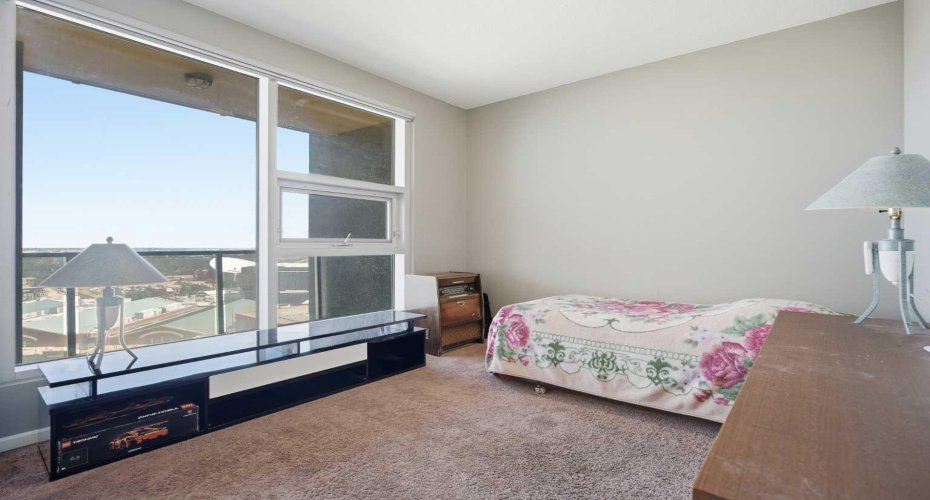 211 13 Avenue, Calgary, Alberta T2G 1E1, 2 Bedrooms Bedrooms, ,2 BathroomsBathrooms,Residential,For Sale,13,A2324815