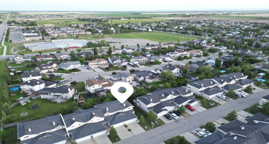 Walking distance to Schools, Parks,Shops Restaurants. and