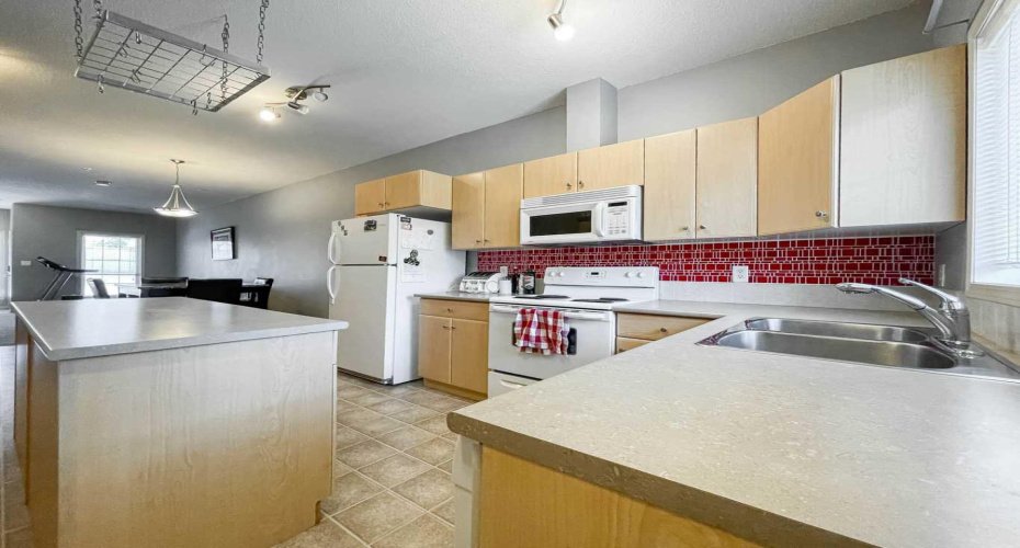 200 Lougheed Drive, Fort McMurray, Alberta T9K 2W3, 2 Bedrooms Bedrooms, ,2 BathroomsBathrooms,Residential,For Sale,Lougheed,A2324923