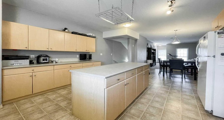 200 Lougheed Drive, Fort McMurray, Alberta T9K 2W3, 2 Bedrooms Bedrooms, ,2 BathroomsBathrooms,Residential,For Sale,Lougheed,A2324923