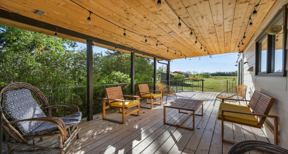 260195 274 Range, Rural Rocky View County, Alberta T4A 1J1, 3 Bedrooms Bedrooms, ,2 BathroomsBathrooms,Residential,For Sale,274,A2324927