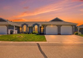 13 Parklane Place, Strathmore, Alberta T1P 1K7, 2 Bedrooms Bedrooms, ,2 BathroomsBathrooms,Residential,For Sale,Parklane,A2324992