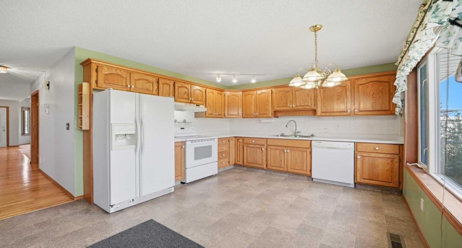 13 Parklane Place, Strathmore, Alberta T1P 1K7, 2 Bedrooms Bedrooms, ,2 BathroomsBathrooms,Residential,For Sale,Parklane,A2324992