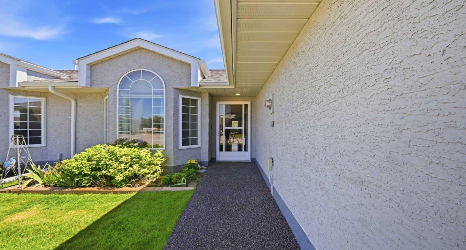 13 Parklane Place, Strathmore, Alberta T1P 1K7, 2 Bedrooms Bedrooms, ,2 BathroomsBathrooms,Residential,For Sale,Parklane,A2324992