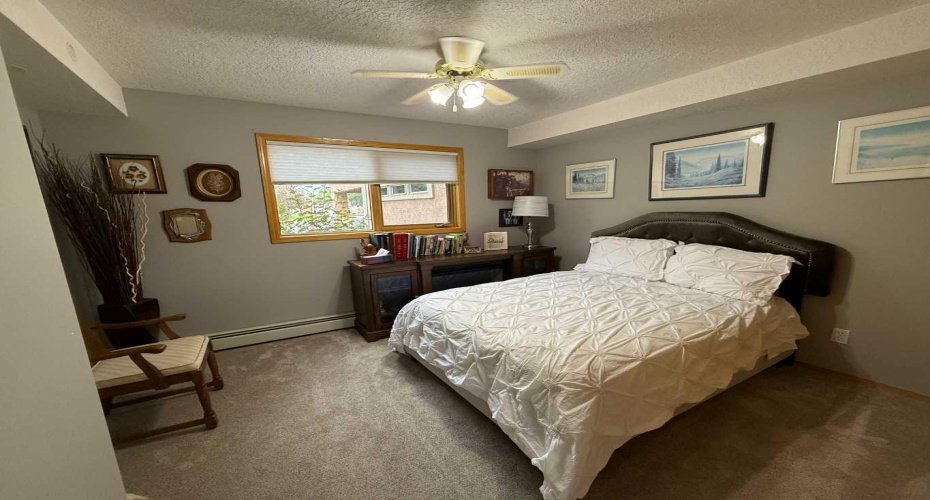 spare bedroom